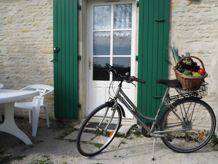 Location de vacances pour 6 personnes, avec jardin, animaux acceptés à Saint-Hilaire-la-Palud