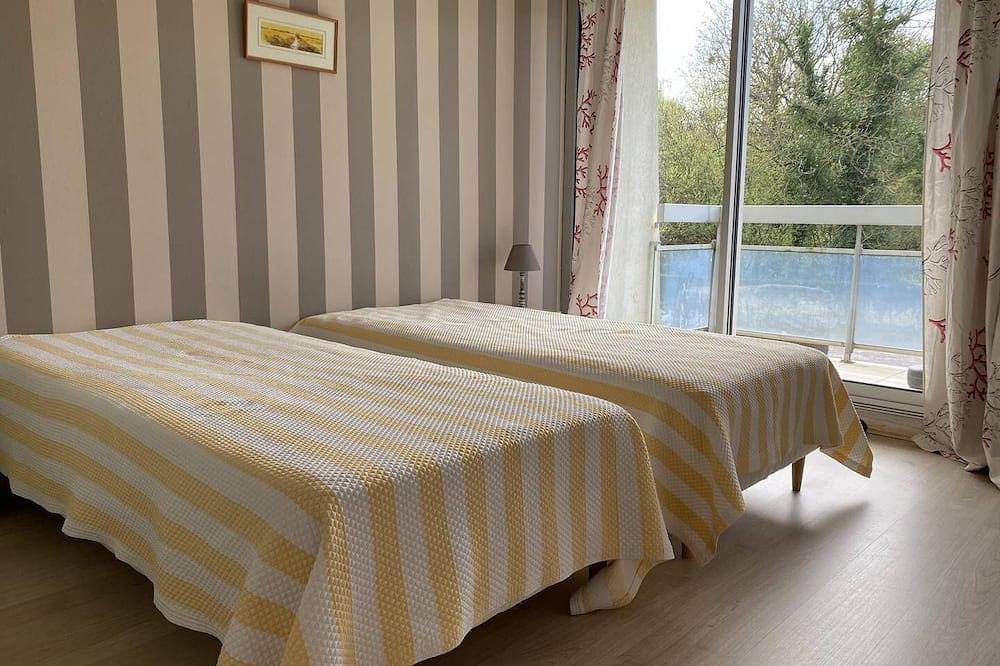 Appartement entier, Appartement 1 chambre face à la plage de Pen Guen, 6 personnes avec Wifi in Saint-Cast-le-Guildo, Région de Dinan