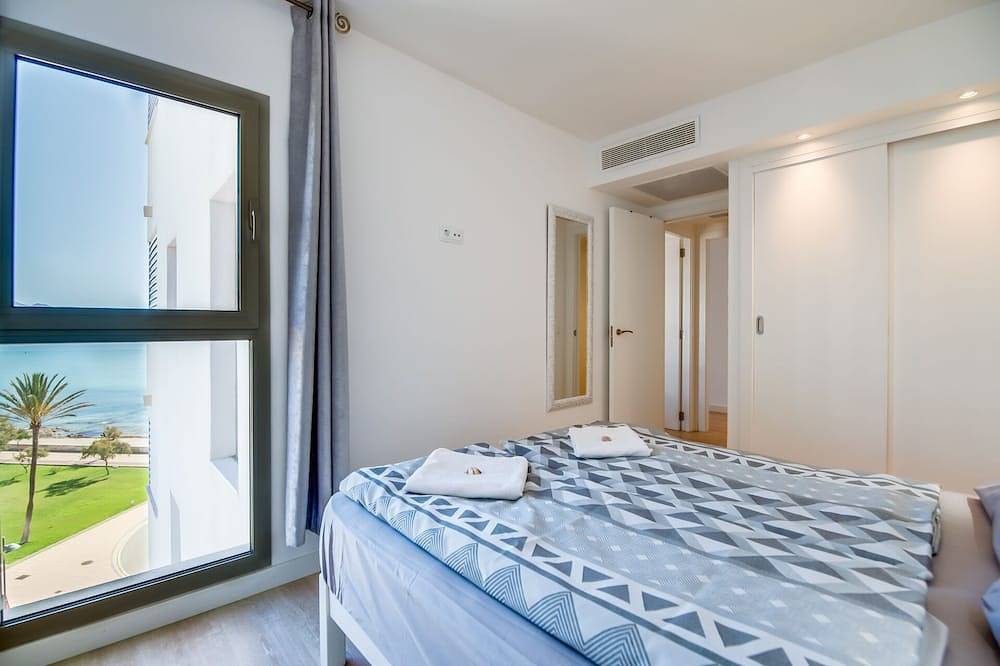 Ganze Wohnung, Sa Maniga - gehobene Fewo, Strandlage/Meerblick, 2 Schlafzimmer ,Wifi, 5 Etage in Cala Millor, Sant Llorenç des Cardassar