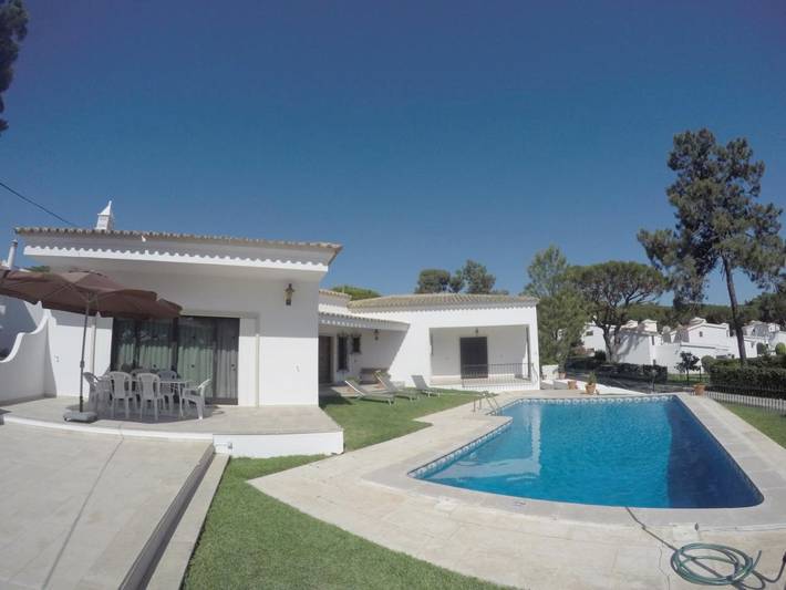 Maison d’hôte pour 7 personnes, avec vue ainsi que piscine et jardin à Quarteira - 4