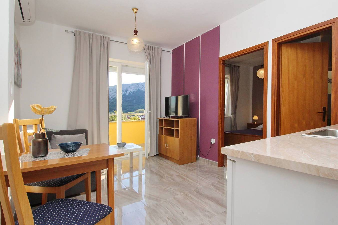 Cały apartament, Apartament wakacyjny dla 2 osób z balkon/ taras in Baska, Krk