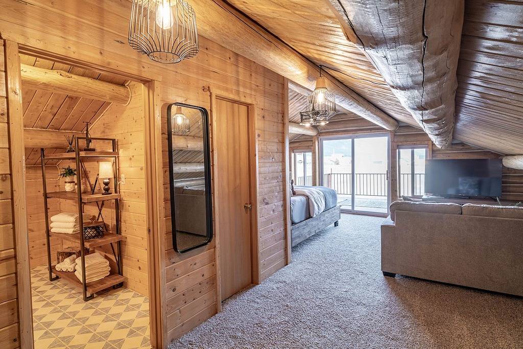 Knotty but Nice by the Bitterroot! in Lolo Nationalwald