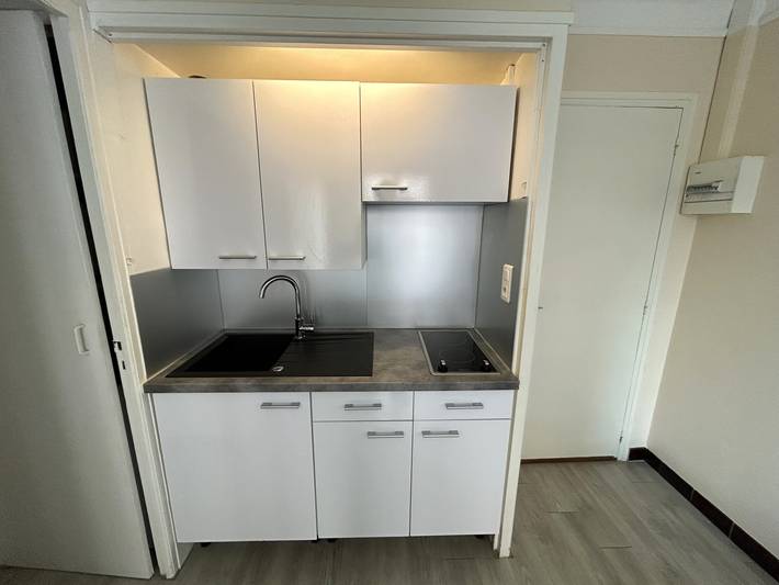 Gîte pour 4 personnes, avec balcon dans Plage des Pins - 4