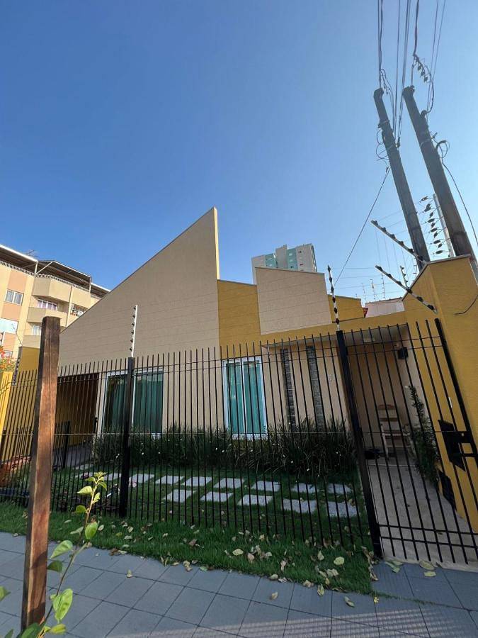 Casas e apartamentos de temporada para 4 pessoas, com jardim em Maringá