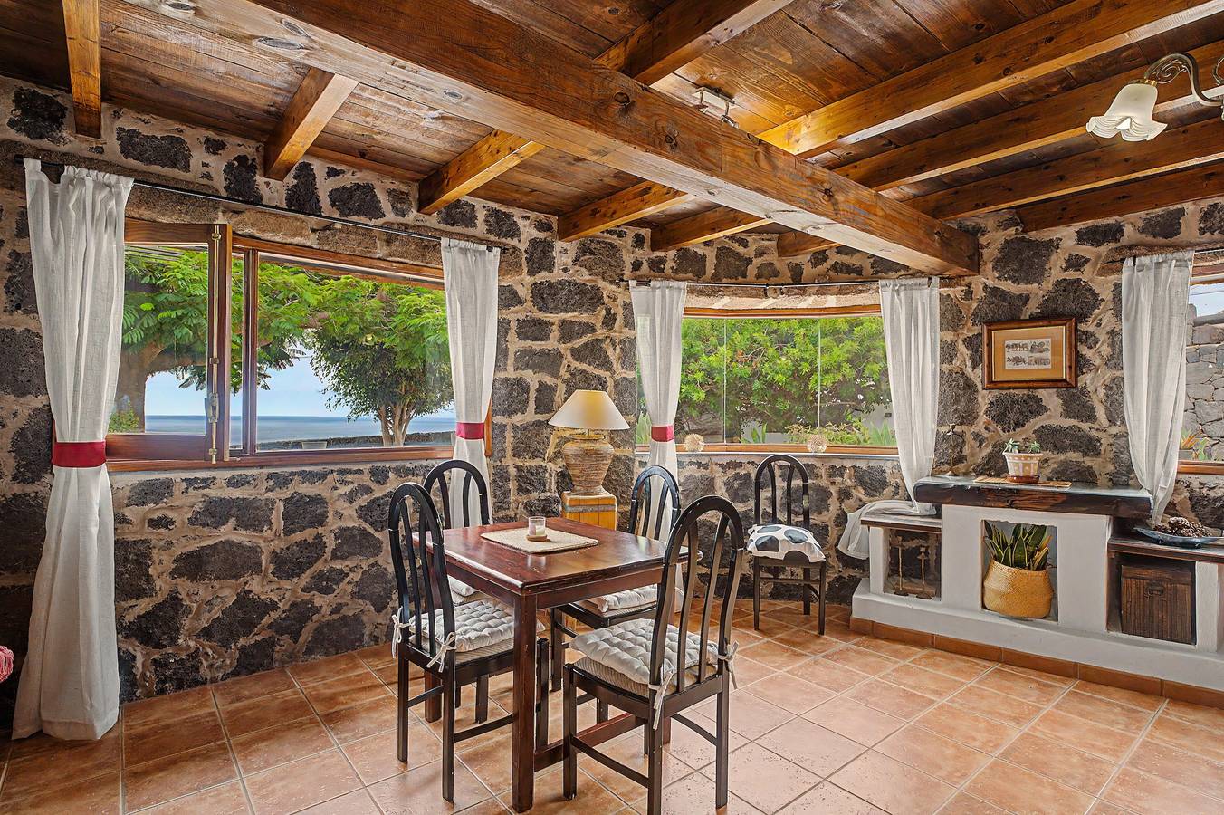 Ferienhaus 'Casa Tabobo 2 Schlafzimmer Landhaus' mit Meerblick, privater Terrasse & Wlan in Tías, Lanzarote