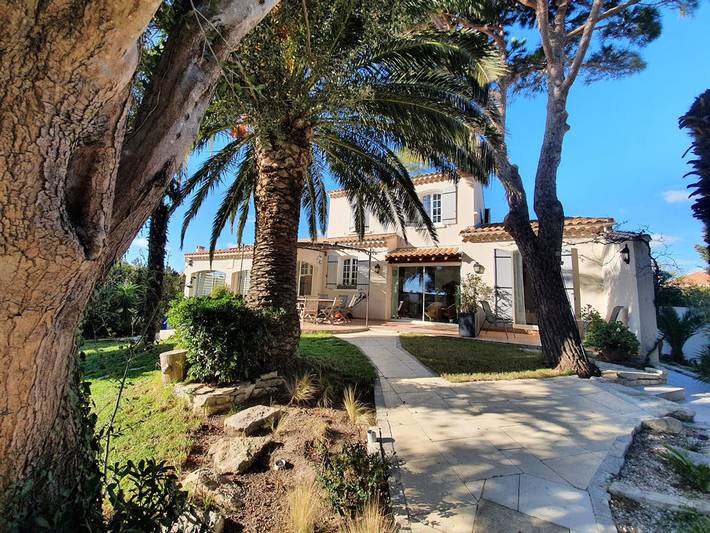 Location de vacances pour 2 personnes, avec jardin et piscine à Martigues - 2