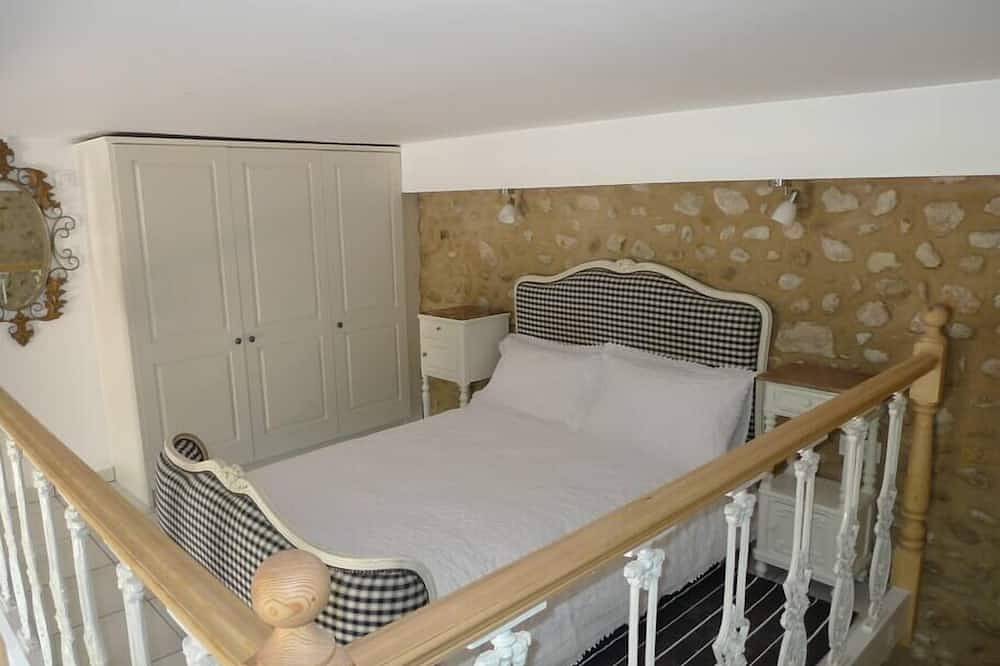 Ganze Wohnung, Schönes Studio-Apartment für 2/4 Personen mit Terrasse und Seeblick in Sainte-Croix-du-Verdon, Regionaler Naturpark Verdon