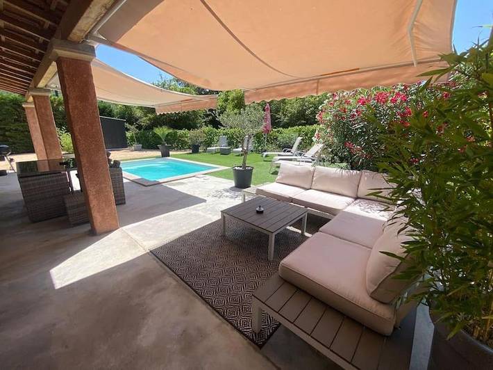 Location de vacances pour 6 personnes, avec piscine ainsi que terrasse et jardin à Lachapelle-sous-Aubenas - 2