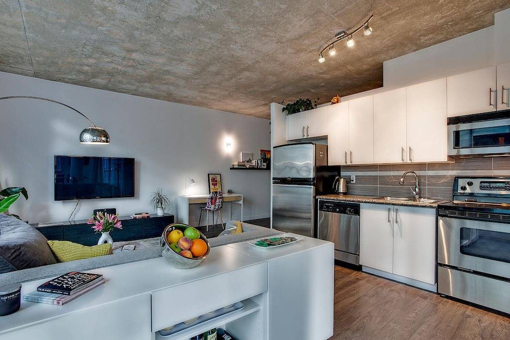 Entire apartment, Spacious Corner Loft in King West Toronto in Toronto, Lake Ontario (Canada)