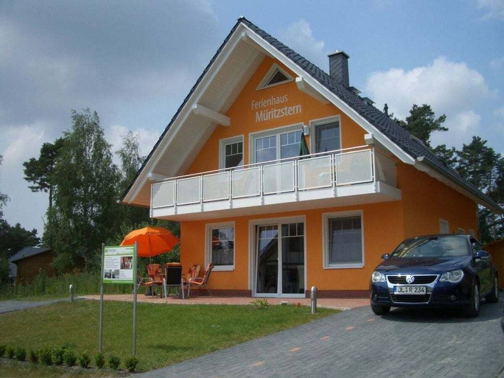 Ferienhaus in Röbel mit Schwimmbecken in Röbel, Müritz