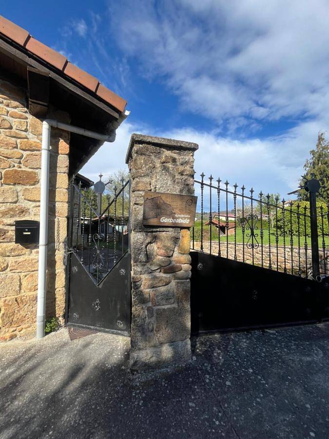 Casa rural para 8 personas, con Balcón y Terraza además de Jardín y Vistas en Vitoria-Gasteiz - 2
