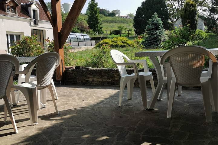 Gîte pour 10 personnes, avec jardin et terrasse - 1