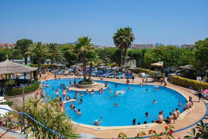 Tente pour 5 personnes, avec jacuzzi et jardin ainsi que piscine et sauna à Blanes - 4