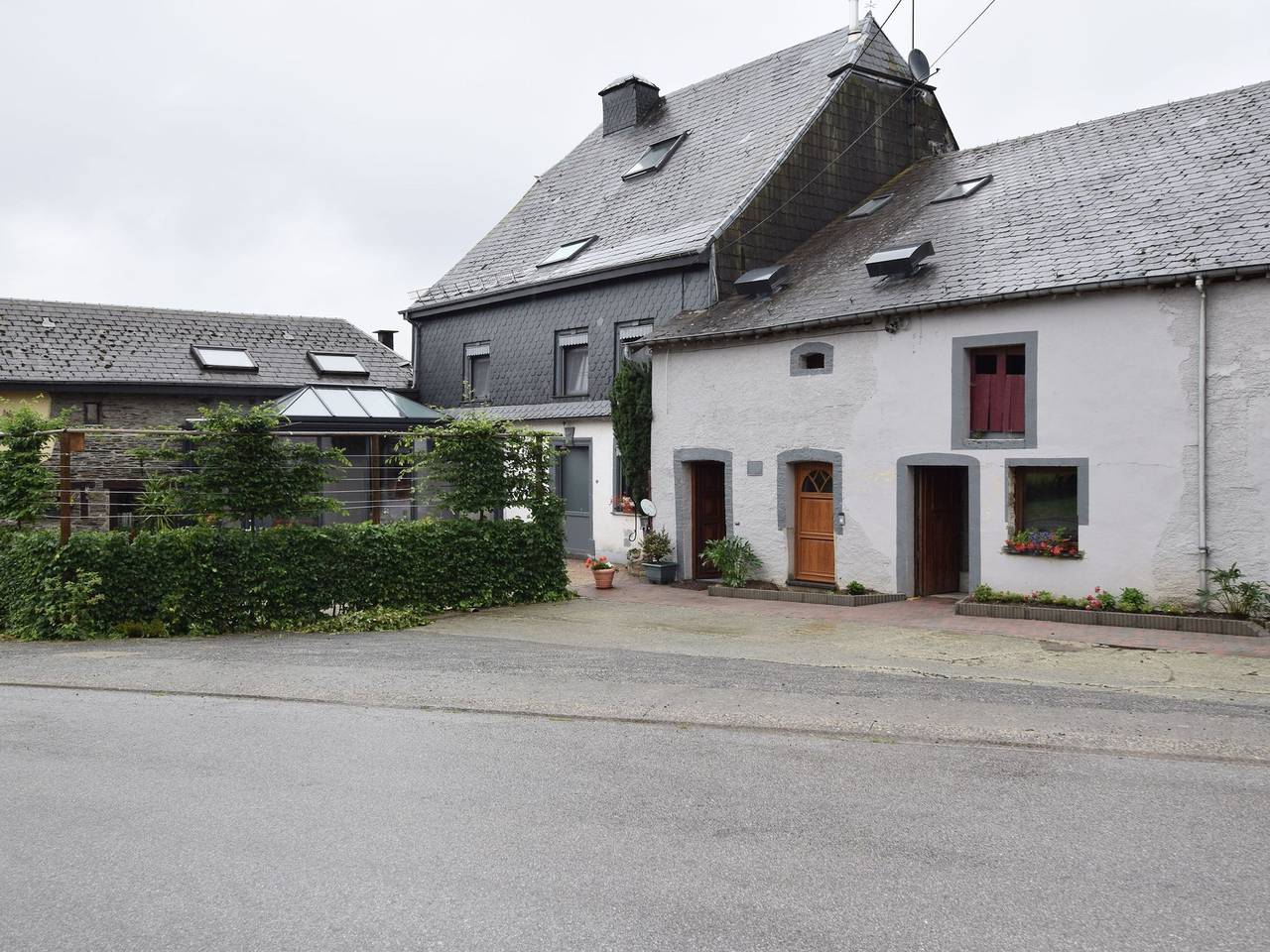 Pretty cottage with billart and 2 bathrooms near Neufchateau in Longlier, Neufchâteau