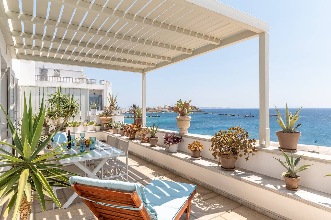 Apartamento inteiro, Apartamento 'Sea Horse 2 Tinos' com vista para o mar, acesso Wi-Fi e ar condicionado in Tinos