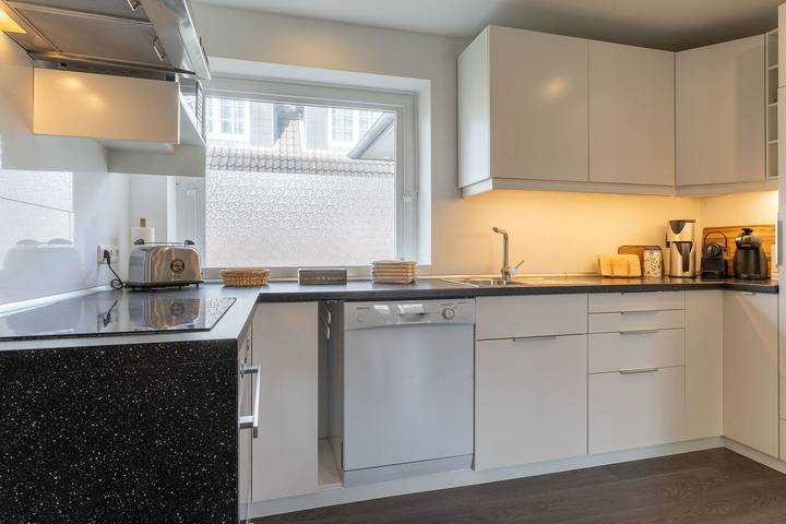 Ganze Wohnung, Große 4-Zimmererdgeschosswohnung im Ortsteil Ording in Deichnähe in St. Peter-Ording, Eiderstedt