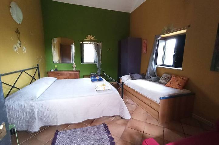 Location de vacances pour 5 personnes, avec balcon et jardin, animaux acceptés à Piedimonte Etneo - 3