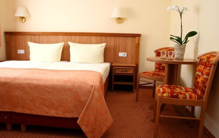 Hotel für 2 Personen, mit Terrasse und Garten in Jüterbog - 4