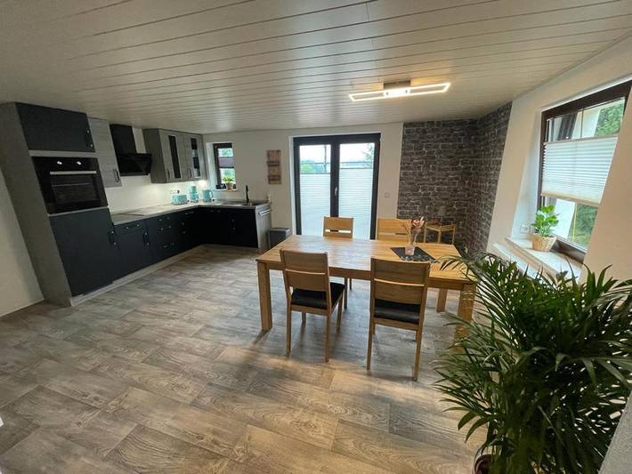 Ferienwohnung für 8 Personen, mit Terrasse und Garten sowie Sauna und Ausblick
