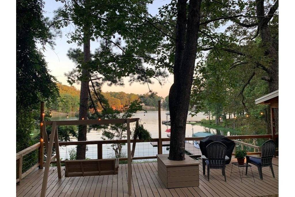 New! Water front lake cabin: totally updated with a private mountain lodge vibe! in Lake Martin