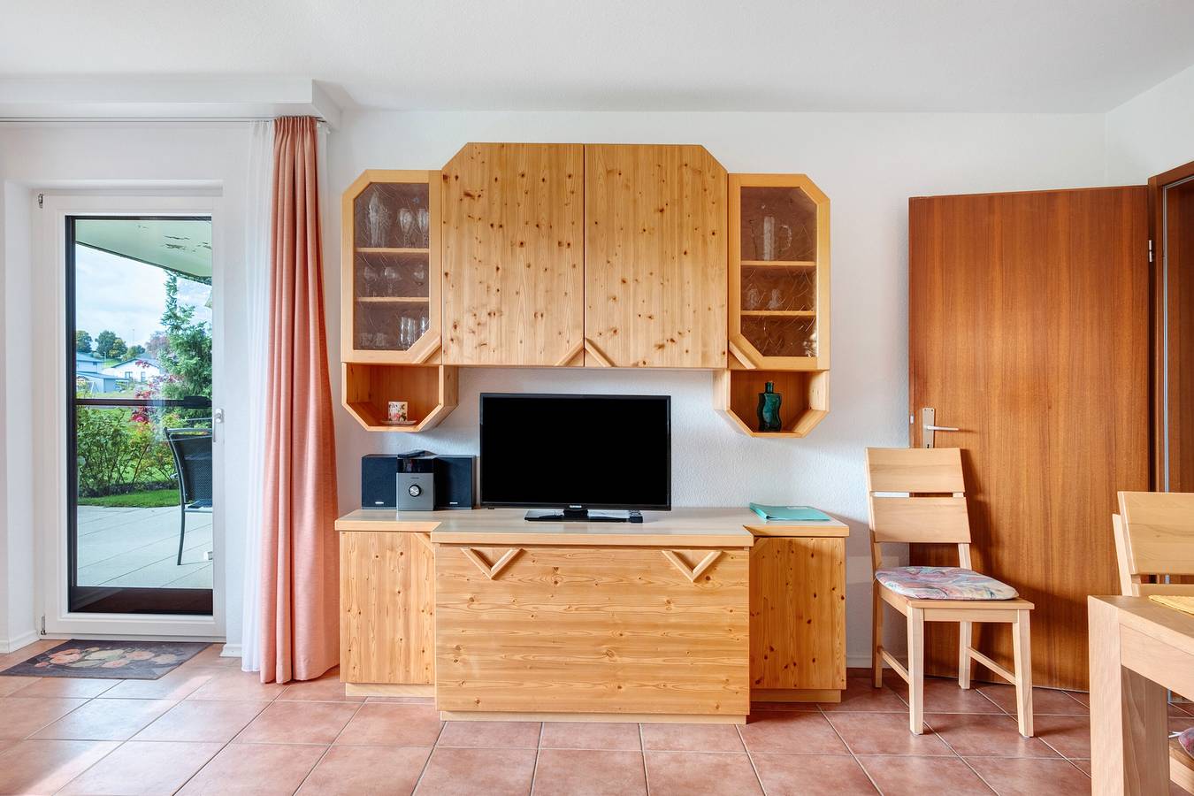 Ganze Wohnung, Apartment 'West, 44 qm' mit gemeinsamer Terrasse, gemeinsamem Garten und Wlan in Weilheim, Südschwarzwald