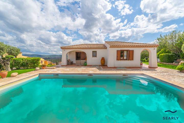 Location de vacances pour 9 personnes, avec jardin à Porto Ottiolu