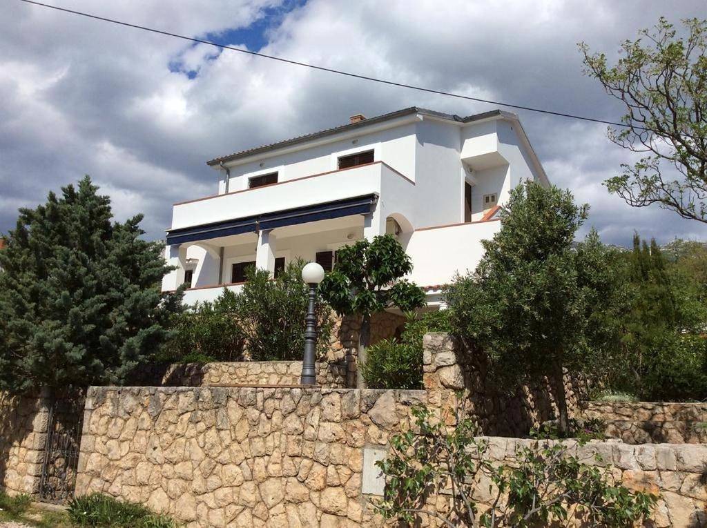 Two-Bedroom Villa in Cesarica, Naturpark Velebit