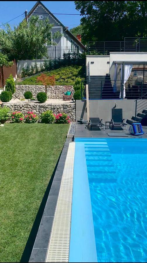 Location de vacances pour 6 personnes, avec vue et piscine ainsi que jardin et terrasse à Szigliget - 2