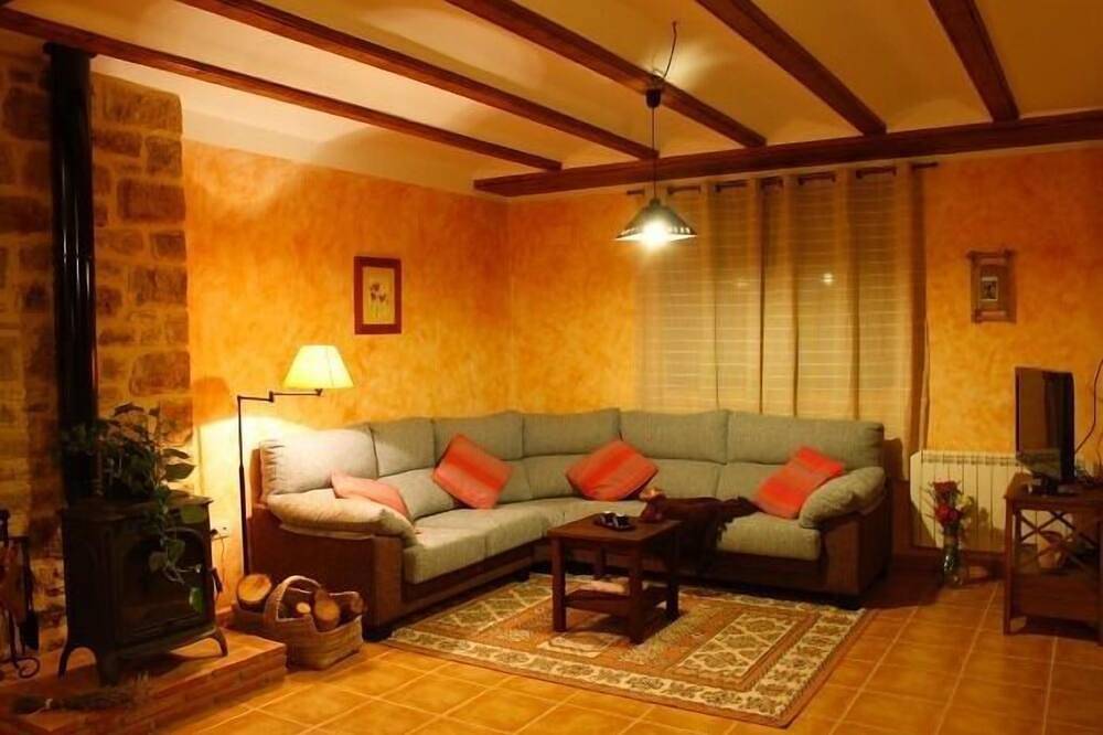 Casa Rural Con Piscina para 14 Personas en Fuentes de Rubielos, Provincia de Teruel