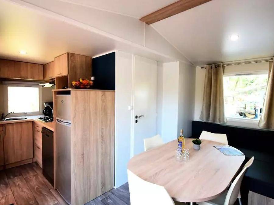 Camping Les Amiaux  - Mobilhome 4 personas - Mobil Home 3 Habitaciones 4 Personas Aire Acondicionado + Tv in Saint-Jean-de-Monts, Vandea
