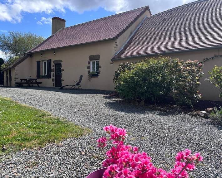 Location de vacances pour 6 personnes, avec jardin dans Sainte-Jamme-sur-Sarthe