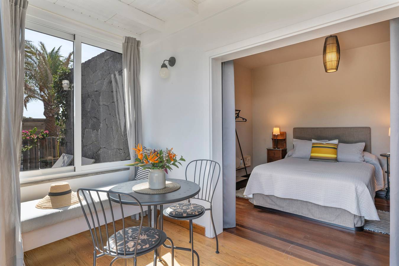 Appartement entier, Appartement de vacances 'Suite Arte y Dragos' avec vue montagne, terrasse et Wi-Fi in San Bartolomé, Lanzarote