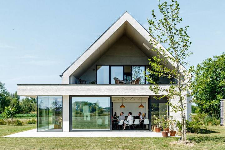 Location de vacances pour 10 personnes, avec Balcon et Terrasse ainsi que Jardin et Piscine à Zulte