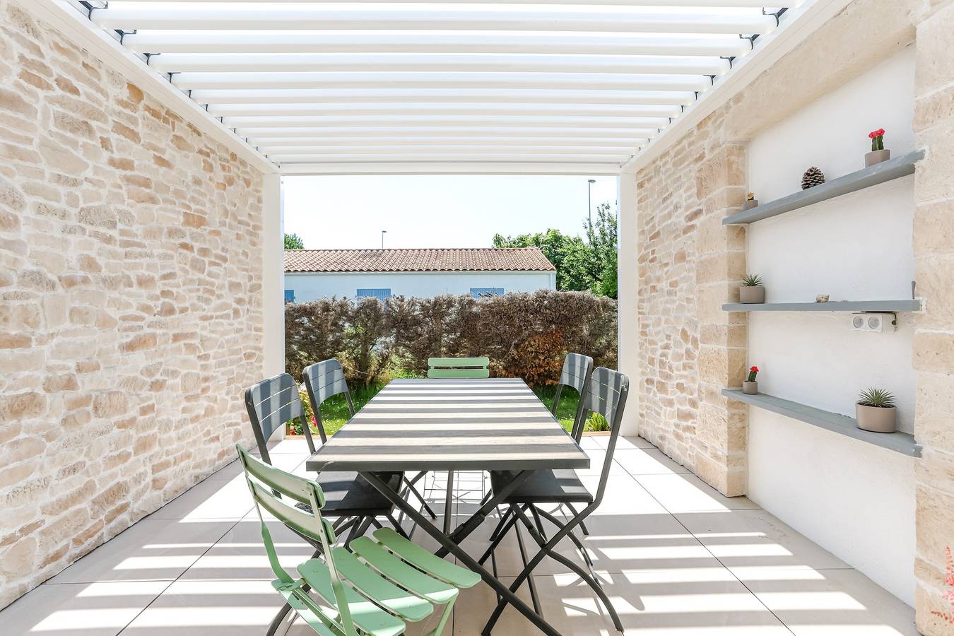 Maison Familiale à Grand-Village-Plage avec 3 Chambres, Wi-Fi, et Machine à Laver - 6 Personnes in Le Grand-Village-Plage, Côte de Beauté