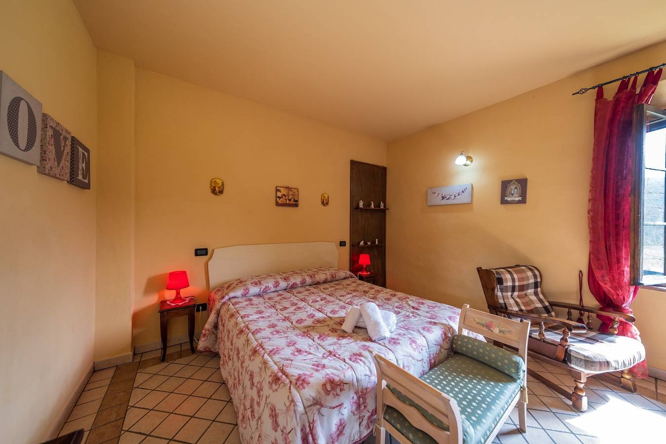 Ganze Wohnung, Appartement 'Agriturismo Chianni – Zweizimmerwohnung' mit Pool, privater Terrasse & Wlan in Chianni, Etruskische Küste