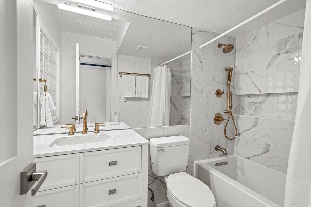 Ganze Wohnung, 3 Bed/3 Bath In Town Aspen Luxury King & 2 Queen Bed W/D Ac Parking Balcony Wifi in Aspen, Aspen Snowmass