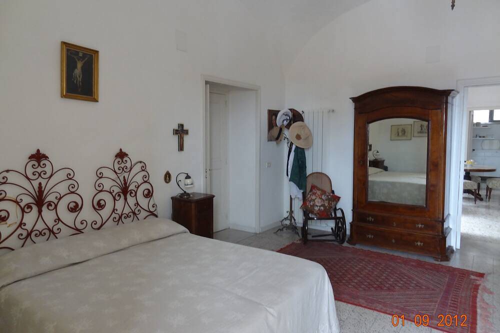 Geheel appartement, Charmant huis met terras en uitzicht op zee in Barano d'Ischia, Ischia