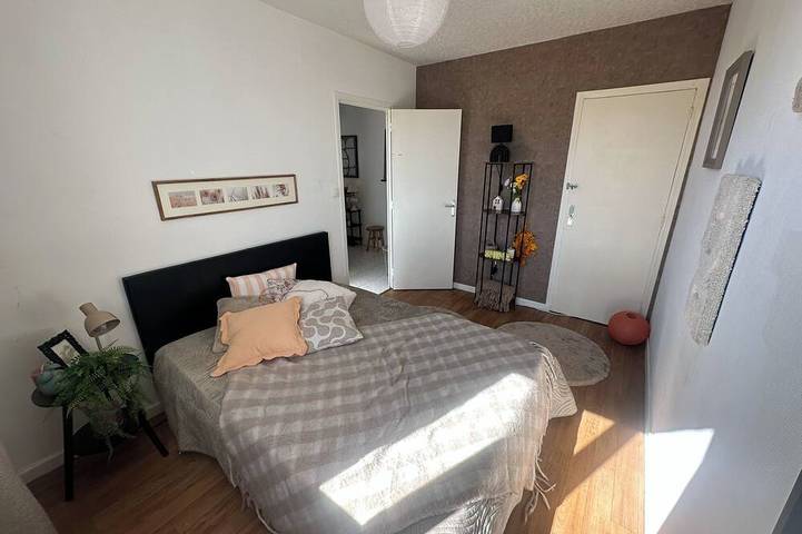 Appartement entier, 2 chambres • Balcon vue Crussol • Proche Valence in Guilherand-Granges, Région de Tournon-sur-Rhône