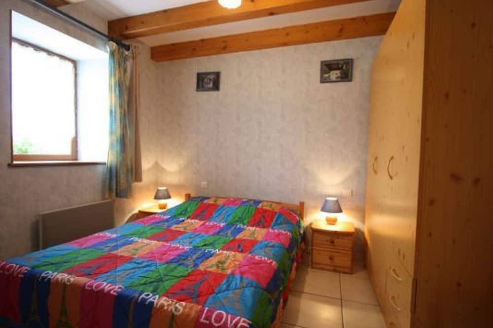 Gîte paisible à 650m d'alt., nature, cheminée, 3 ch. près de Remiremont & Plombières, terrasse, grand terrain in Girmont-Val-d'Ajol, Parc naturel régional des Ballons des Vosges