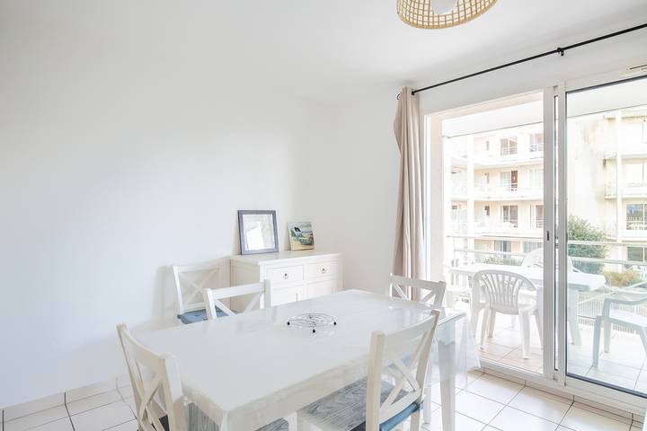 Gîte pour 4 personnes, avec sauna ainsi que piscine et balcon à Plougonvelin - 3