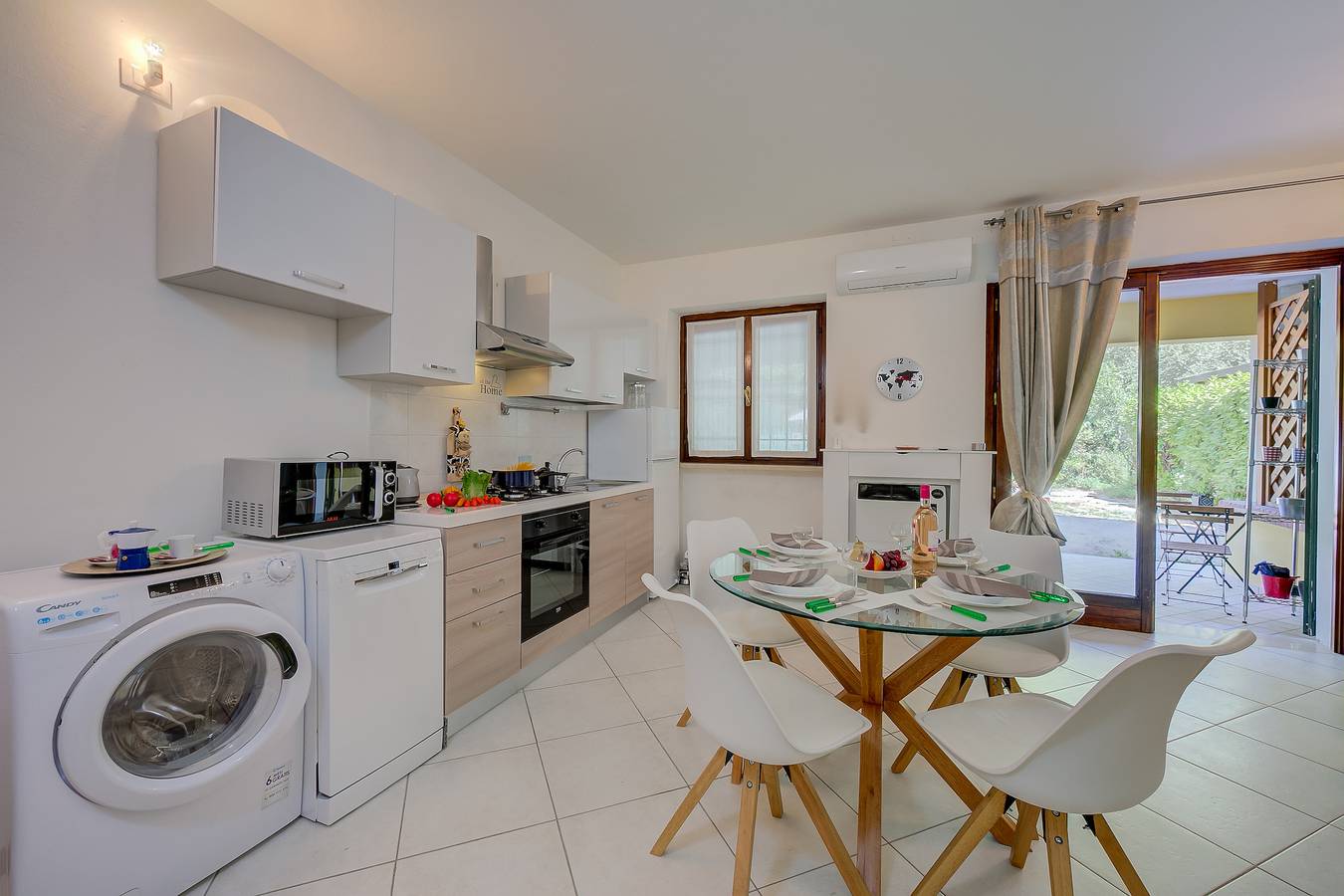 Ganze Wohnung, Suite Perla Salò Terrace 100m from Lake in Salò, Gardasee-Berge