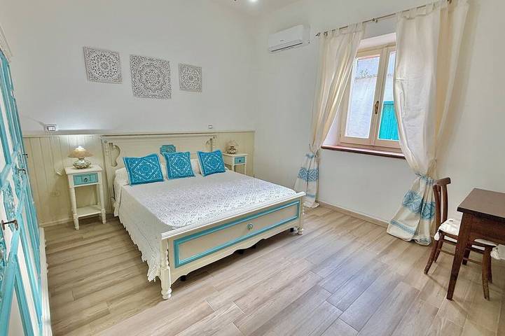 Casa vacanze Nuraghe. Spaziosa e confortevole casa singola. Cin in Orosei, Golfo di Orosei
