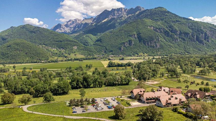 Appartement de vacances pour 4 personnes, avec jardin ainsi que balcon et piscine