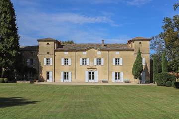 Château pour 15 personnes, avec jardin en Ardèche