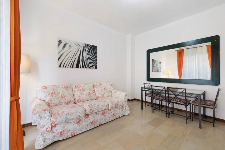 Geheel appartement, Vakantiehuis 'Marina' met balkon in Finale Ligure, Finale Ligure Gemeente