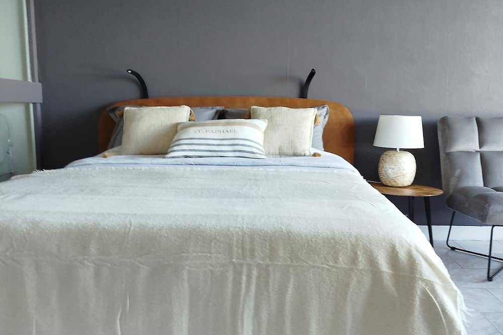 Entire apartment, Remarkable residence facing the wonderful Bay of Douarnenez! in Douarnenez, Iroise