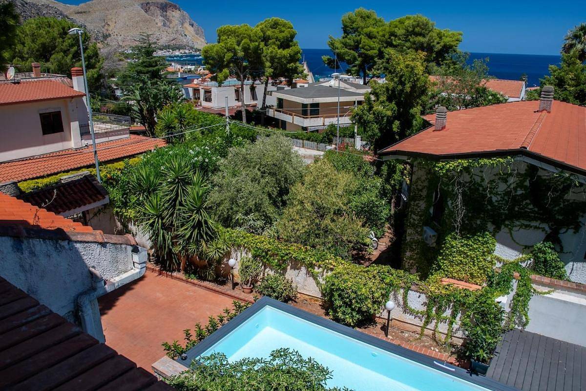 Villa with Private Pool in Addaura, Palermo