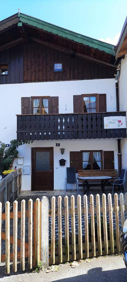 Ferienwohnung für 5 Personen, mit Garten und Ausblick in Geigenbaumuseum Mittenwald