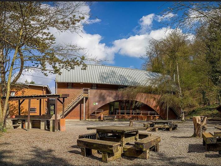 Chalet für 60 Personen, mit Balkon/Terrasse und Terrasse in Belgien
