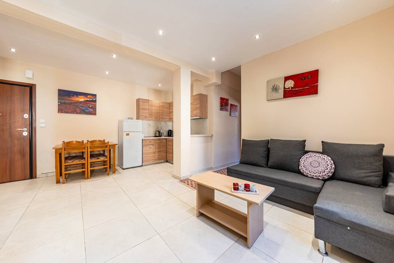 Apartamento entero, Apartamento 'Corfu Town' con terraza compartida, Wi-Fi y aire acondicionado in Mantouki, Corfú (ciudad)